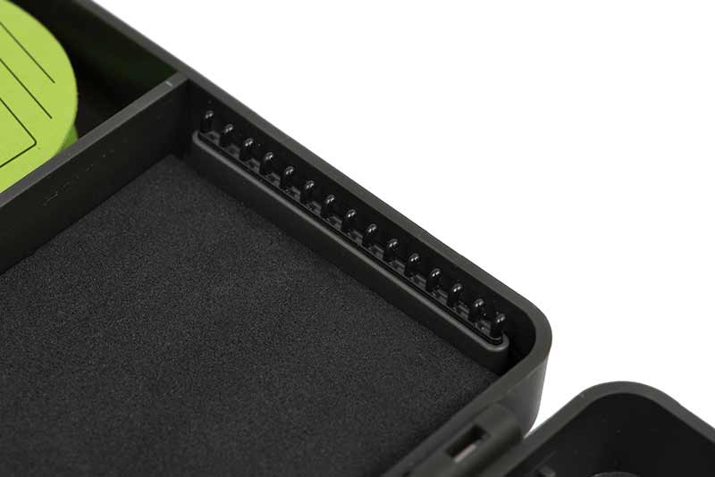 Fox Edges Large Rig and Disc Box 35,5x13x3,5cm inklusive 50 pins + 7 ...