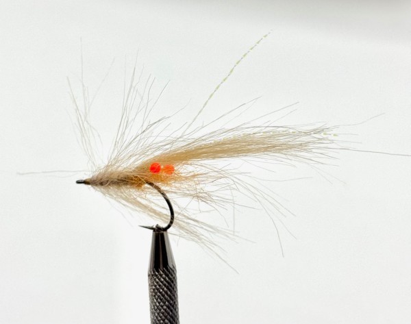 Seatrout Fur Shrimp Sand Handgebunden Meerforellenfliege fluoreszierende Augen