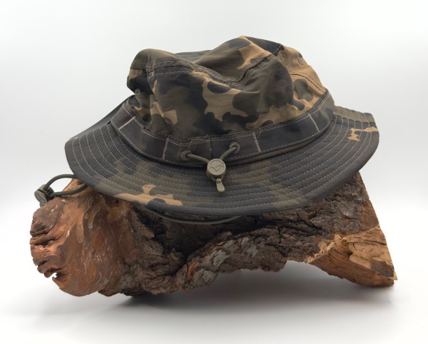 Korda Stalking Bucket Hat Dark Kamo Wasserabweisender Anglerhut
