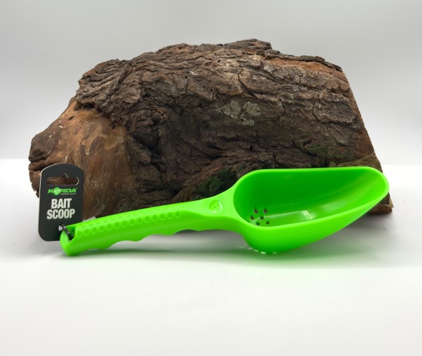 Korda Bait Scoop Green Futterschaufel mit Ablauföffnungen