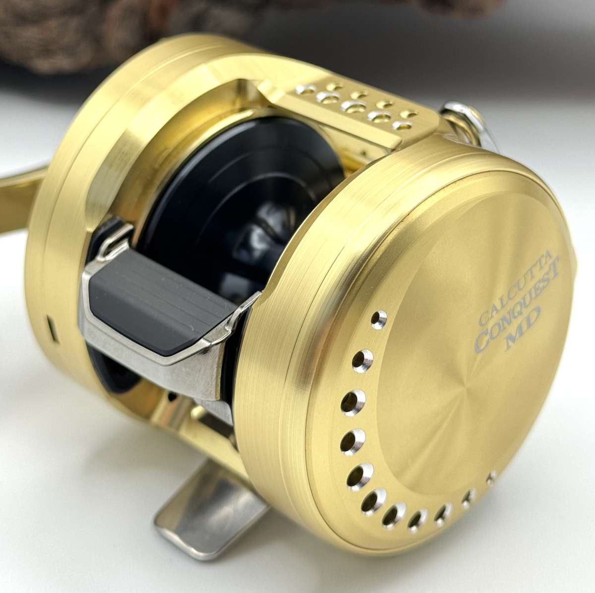 Shimano Calcutta Conquest MD 301XG LH Left Hand Long Handle | Der