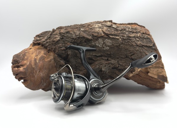 Daiwa 25 Ballistic HD LT3000-XH Spinnrolle Airdrive Design