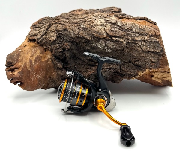 Daiwa 24 Iprimi LT2000S-P Spinnrolle Airdrive Design Finesse Rolle