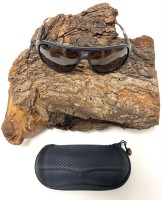 Fox AV8 Black & Camo Brown lense Polarisationsbrille Fox AV8 Black & Camo Brown lense Polarisationsbrille