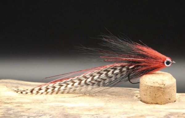 Seatrout Hechtstreamer Lucifer 14cm Haken #1/0 Handgebundene Hechtfliege